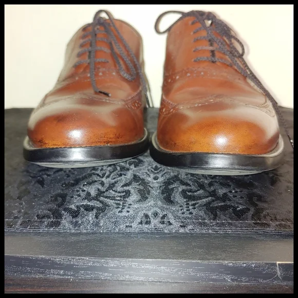 Johnston & Murphy Cognac Wingtip - Picture 3 of 11